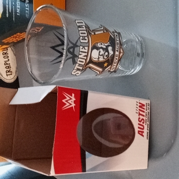 Stone cold Steve Austin WWF cup - Picture 1 of 2